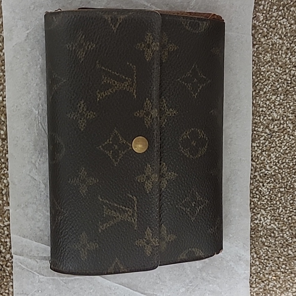 Authentic Louis Vuitton Monogram Envelope Wallet - image 1
